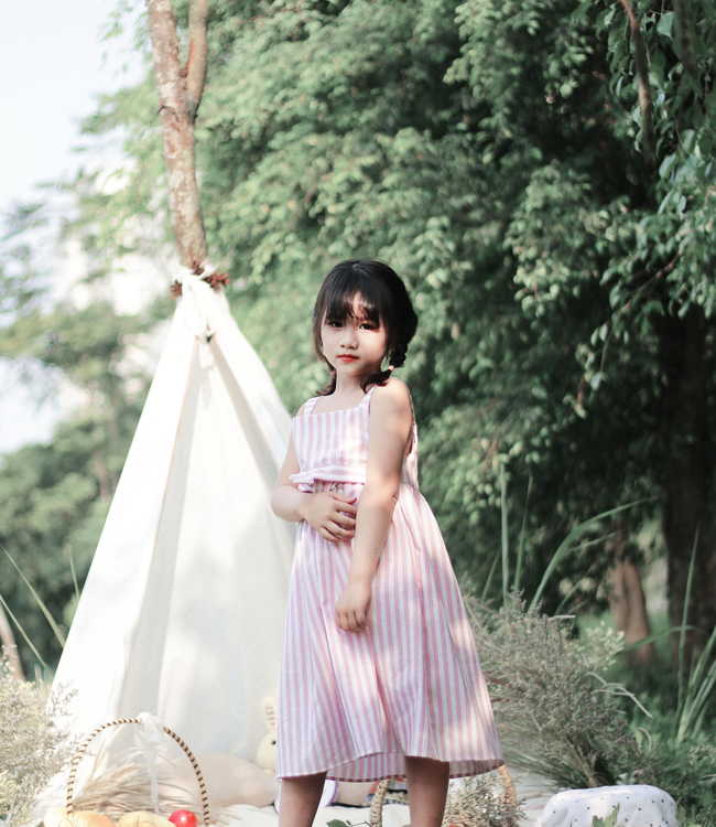 Váy hai dây sọc hồng