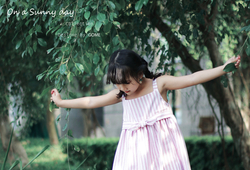 Váy hai dây sọc hồng