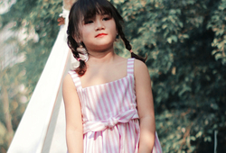 Váy hai dây sọc hồng