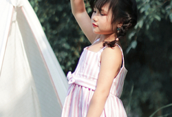 Váy hai dây sọc hồng