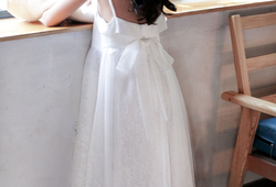 Váy trắng tơ hoa maxi 2 dây