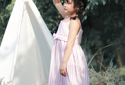 Váy hai dây sọc hồng