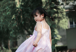 Váy hai dây sọc hồng