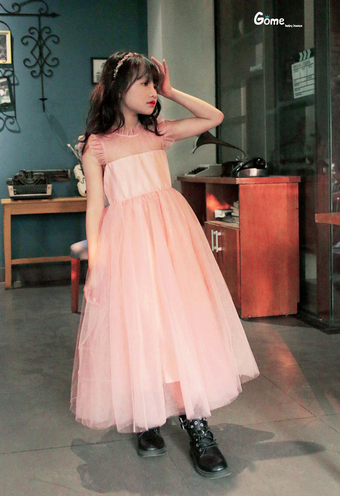 Váy công chúa hồng cổ bèo