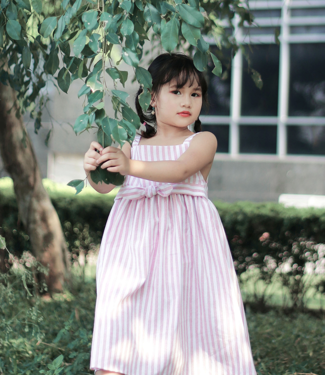 Váy hai dây sọc hồng